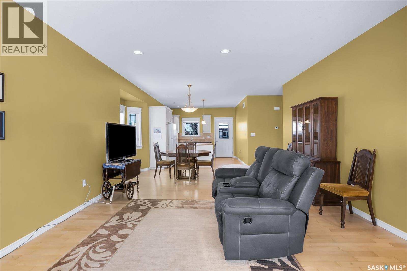 801 1St Avenue, Rosthern, SK - Indoor Photo Showing Living Room