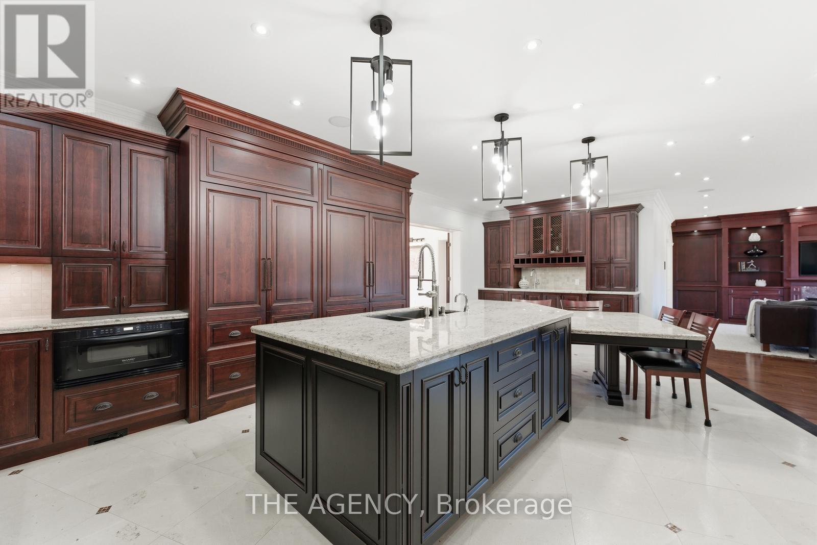 2659 2 Sideroad, Burlington, ON - Indoor Photo Showing Kitchen With Upgraded Kitchen