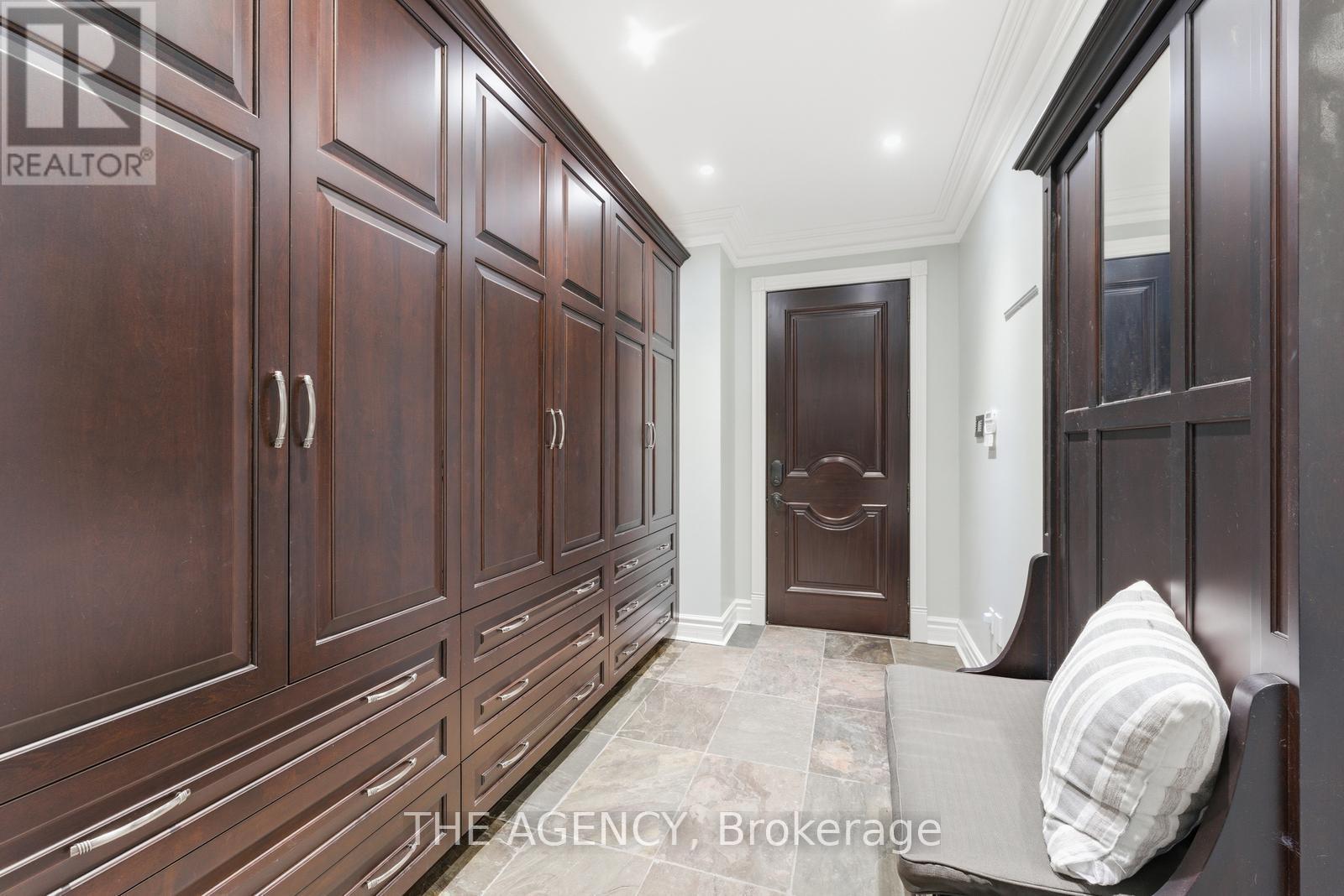 2659 2 Sideroad, Burlington, ON - Indoor Photo Showing Other Room