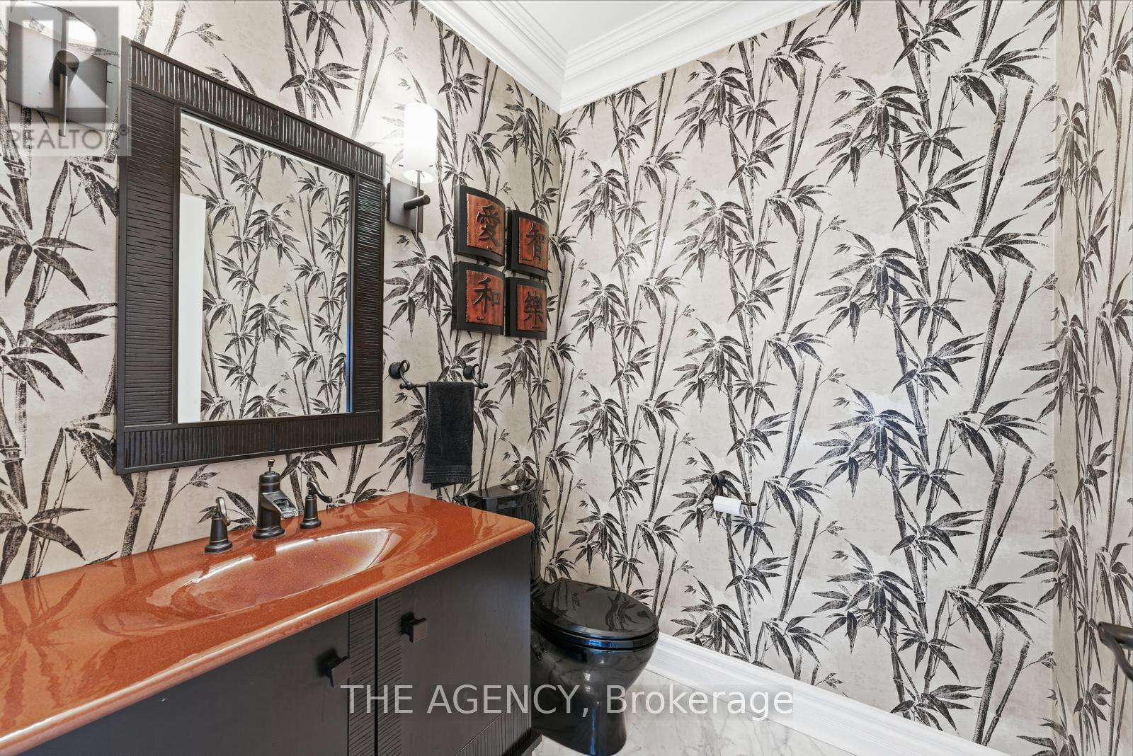 2659 2 Sideroad, Burlington, ON - Indoor Photo Showing Bathroom