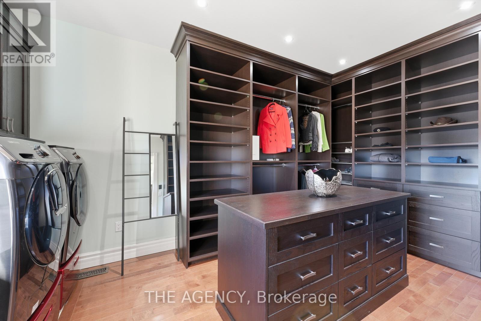 2659 2 Sideroad, Burlington, ON - Indoor Photo Showing Laundry Room