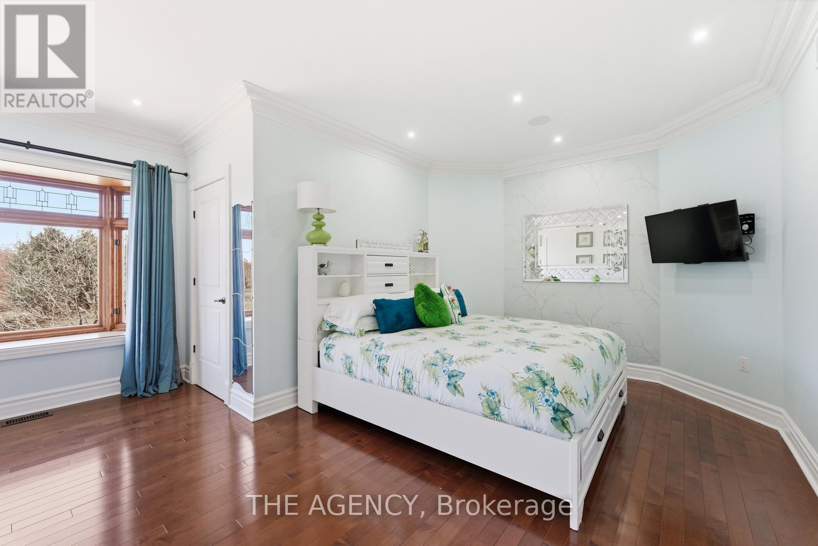 2659 2 Sideroad, Burlington, ON - Indoor Photo Showing Bedroom