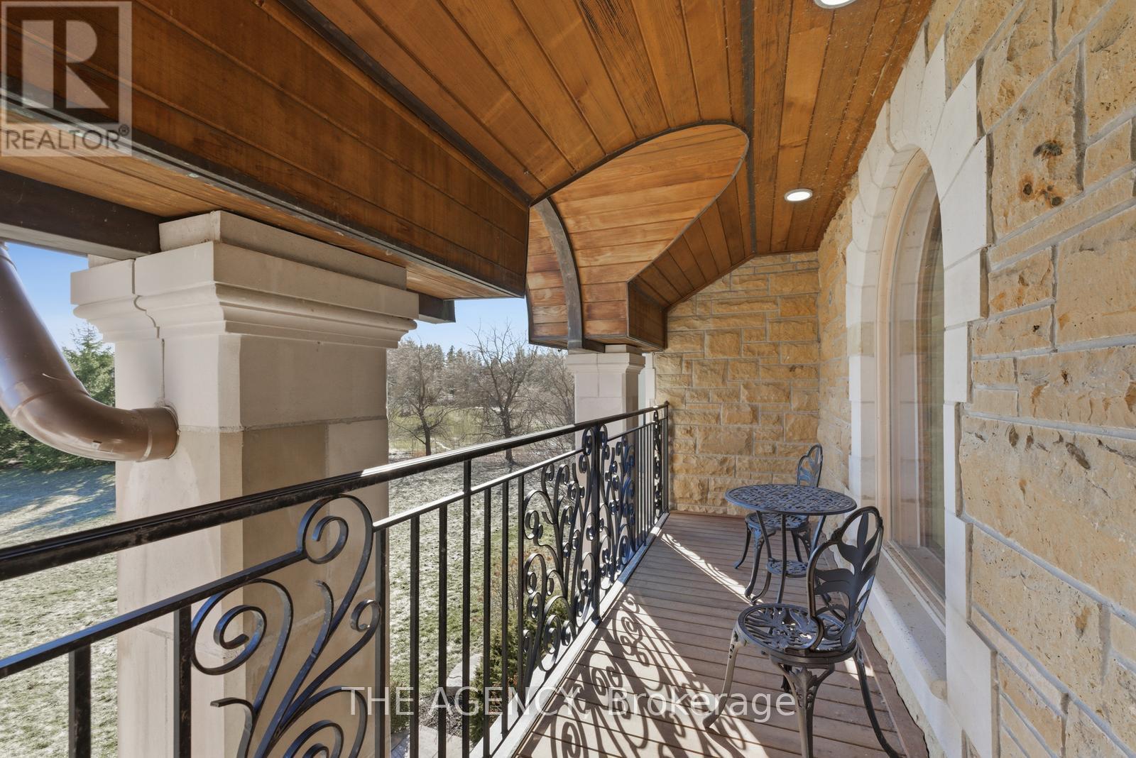 2659 2 Sideroad, Burlington, ON - Indoor Photo Showing Other Room