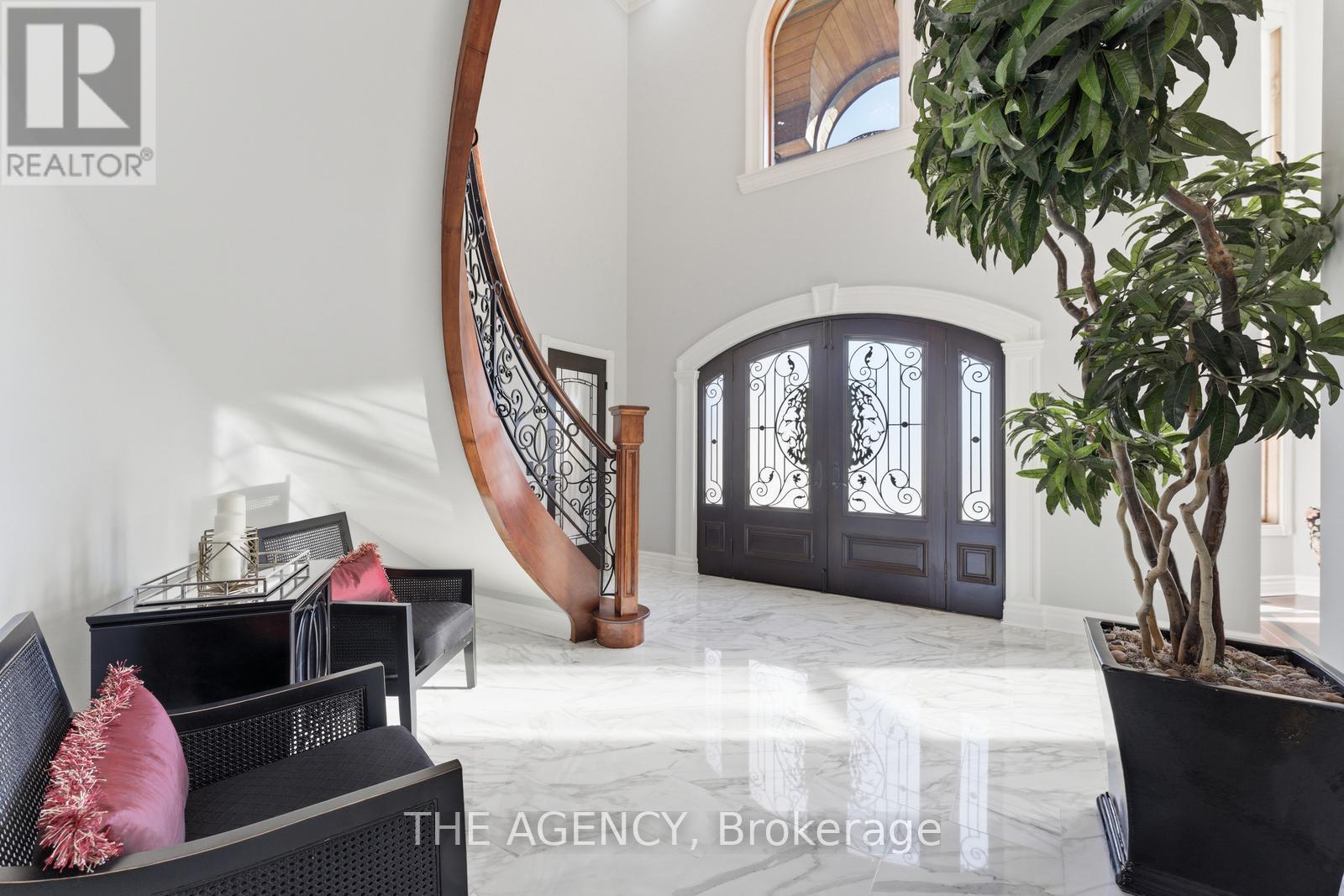 2659 2 Sideroad, Burlington, ON - Indoor Photo Showing Other Room