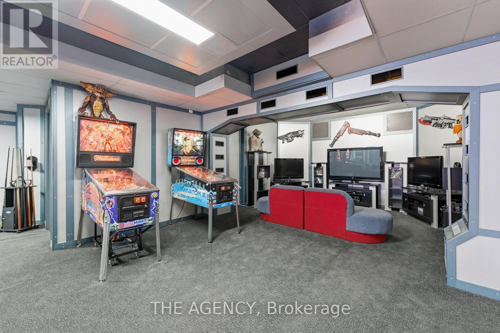 2659 2 Sideroad, Burlington, ON - Indoor Photo Showing Other Room