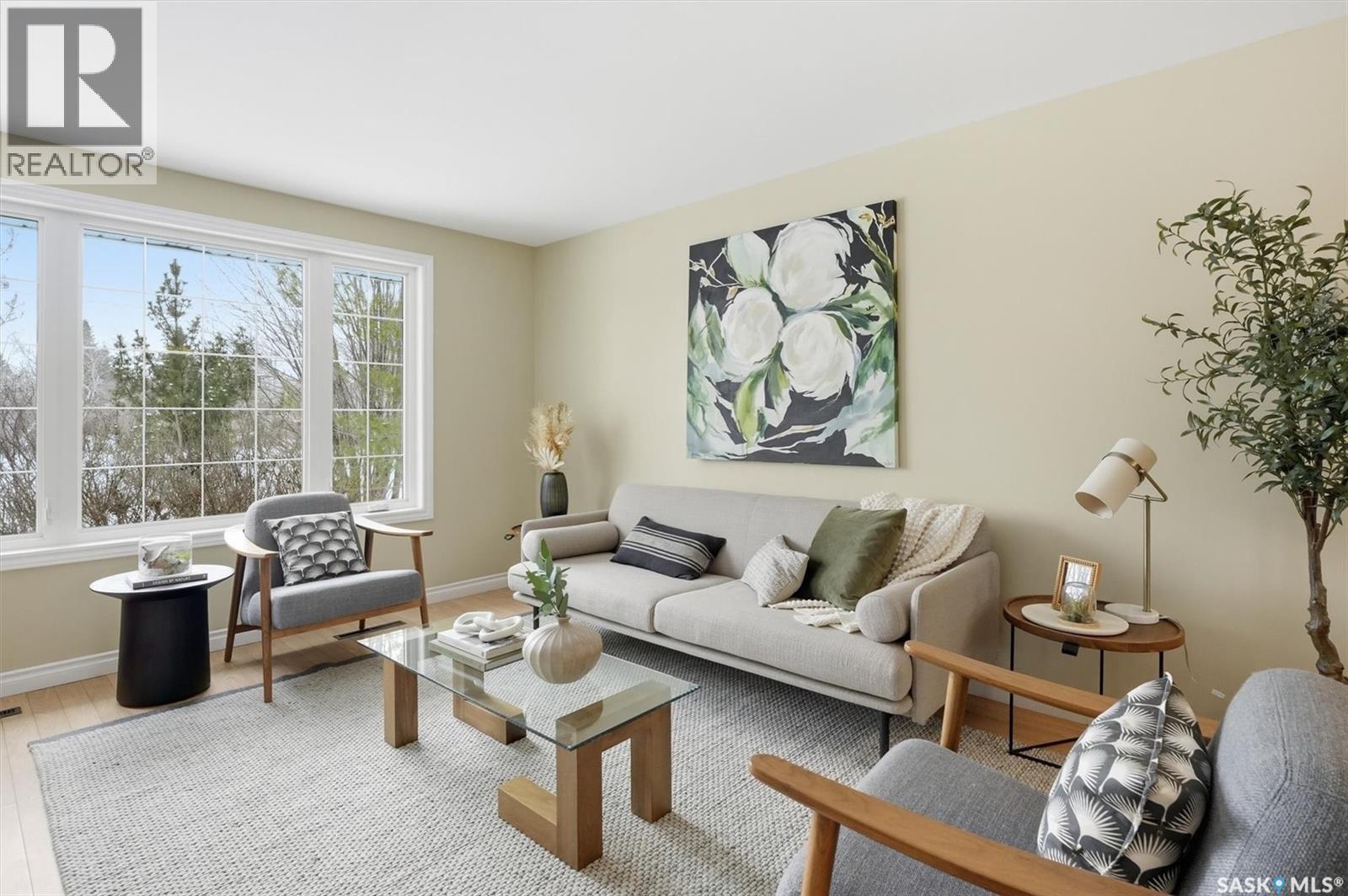 3314 Dieppe Street, Saskatoon, SK - Indoor Photo Showing Living Room