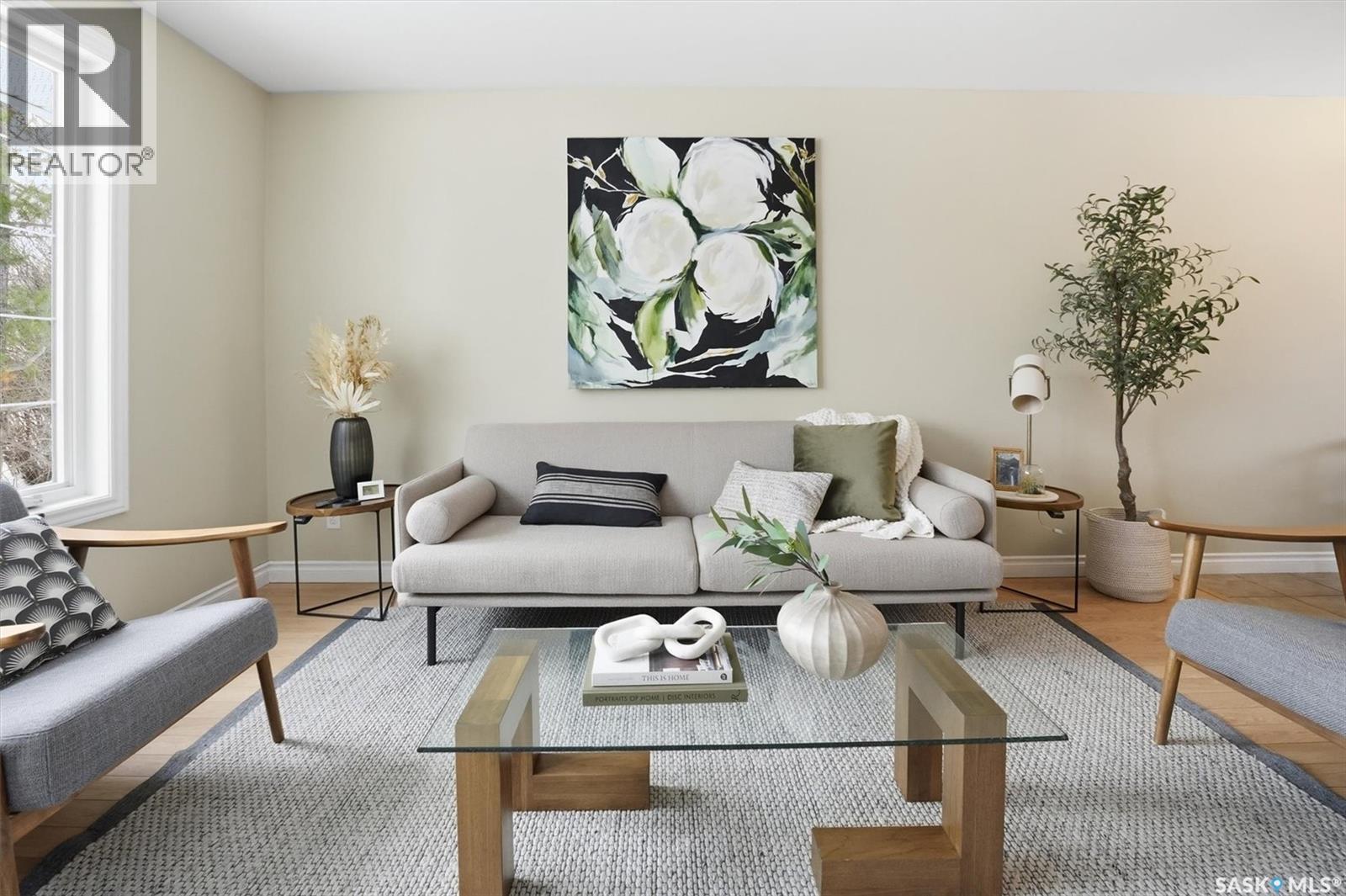 3314 Dieppe Street, Saskatoon, SK - Indoor Photo Showing Living Room