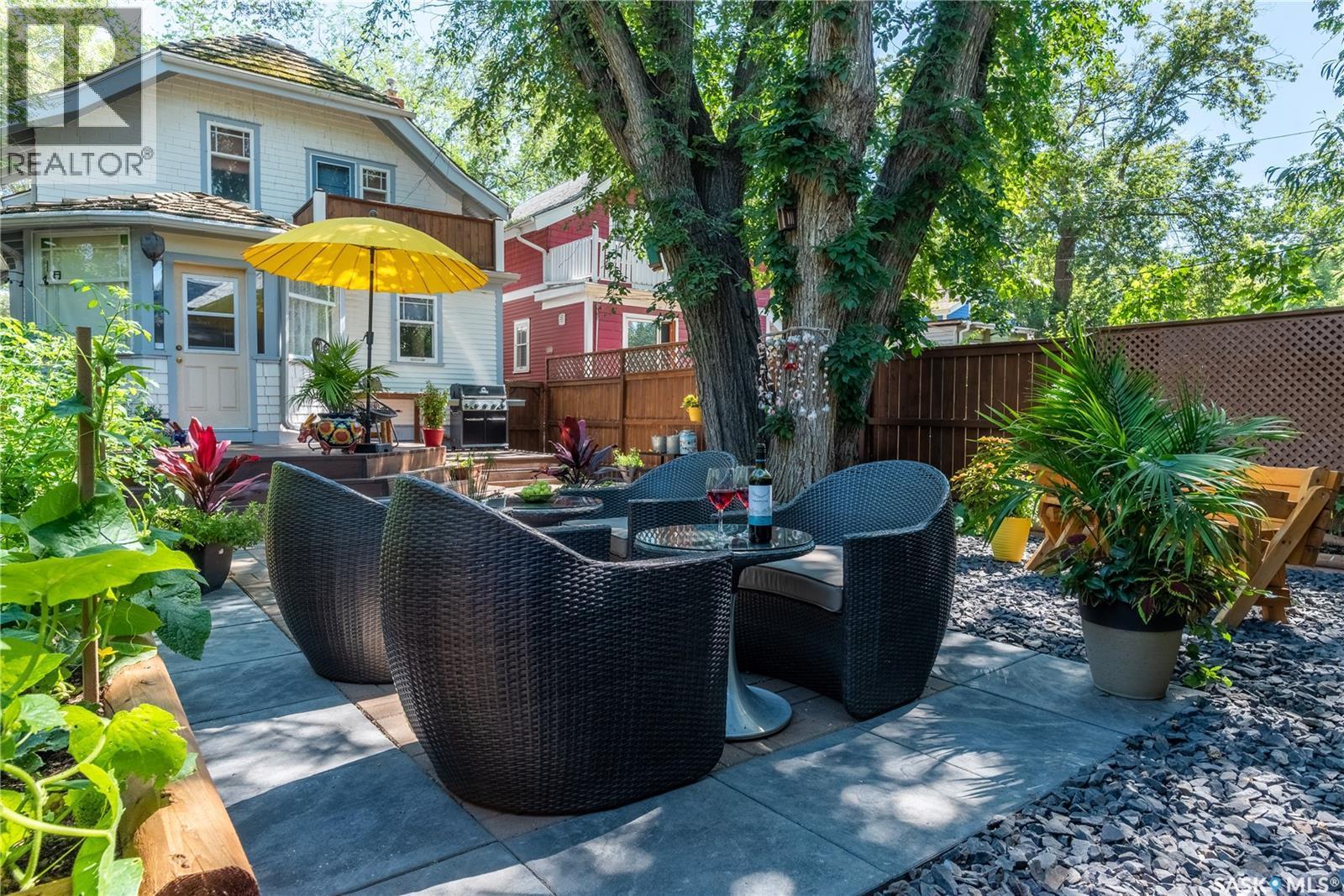 702 Lansdowne Avenue, Saskatoon, SK - Outdoor With Deck Patio Veranda