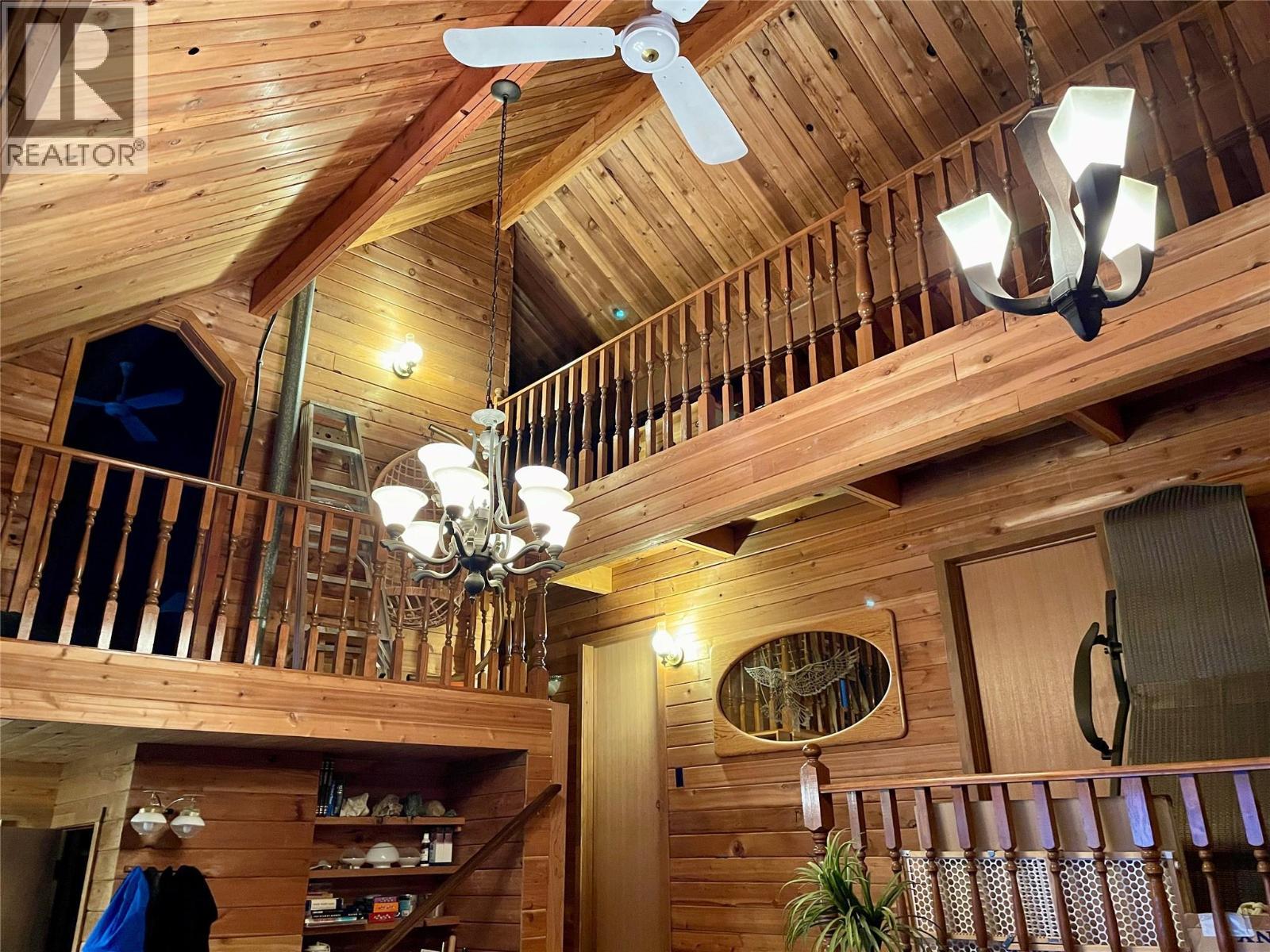 31 Lime Cliffs Beach, Sicamous, BC - Indoor Photo Showing Other Room