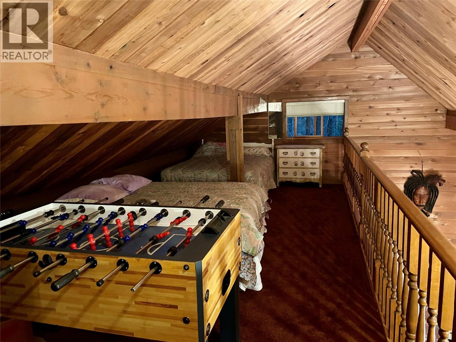 31 Lime Cliffs Beach, Sicamous, BC - Indoor Photo Showing Bedroom