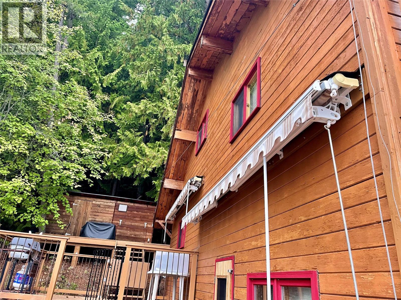 31 Lime Cliffs Beach, Sicamous, BC -