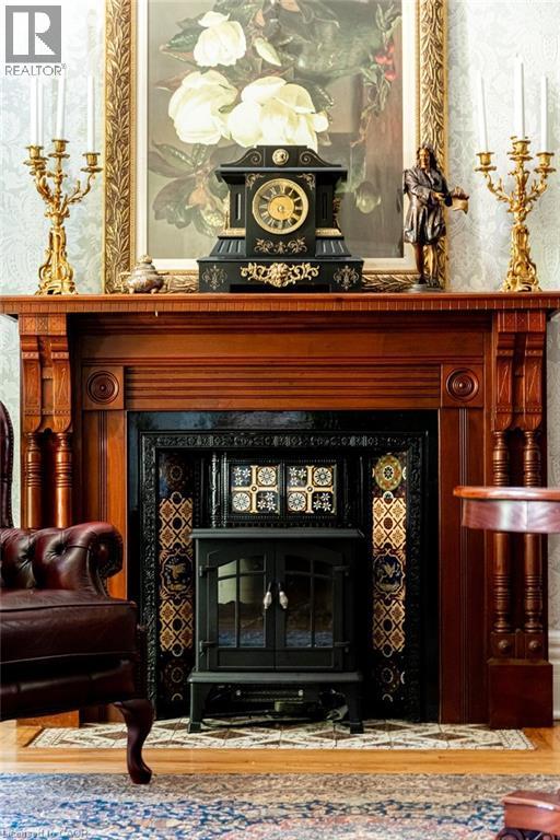 122 East Avenue S, Hamilton, ON - Indoor With Fireplace