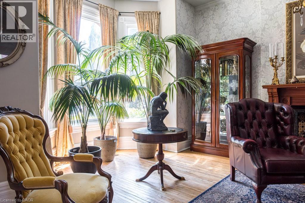 122 East Avenue S, Hamilton, ON - Indoor