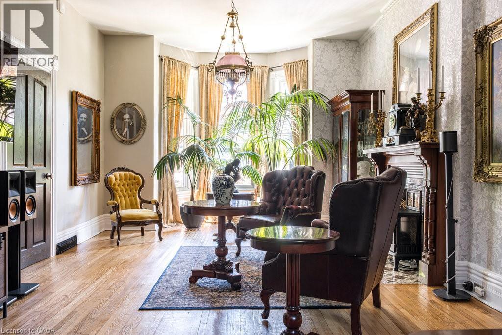 122 East Avenue S, Hamilton, ON - Indoor