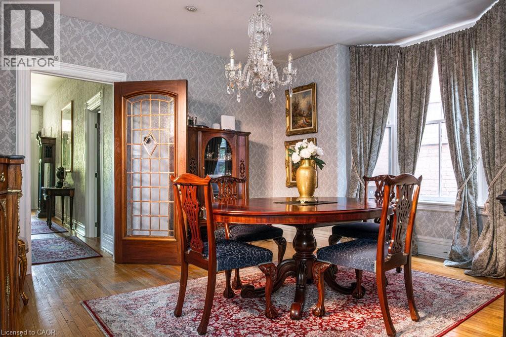 122 East Avenue S, Hamilton, ON - Indoor Photo Showing Dining Room