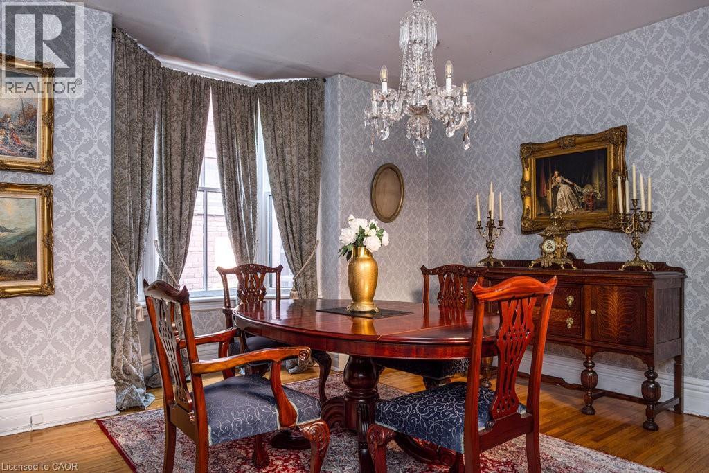 122 East Avenue S, Hamilton, ON - Indoor Photo Showing Dining Room