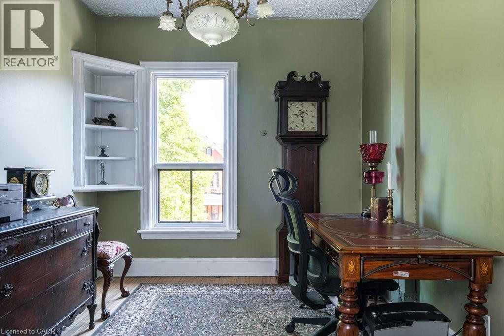 122 East Avenue S, Hamilton, ON - Indoor