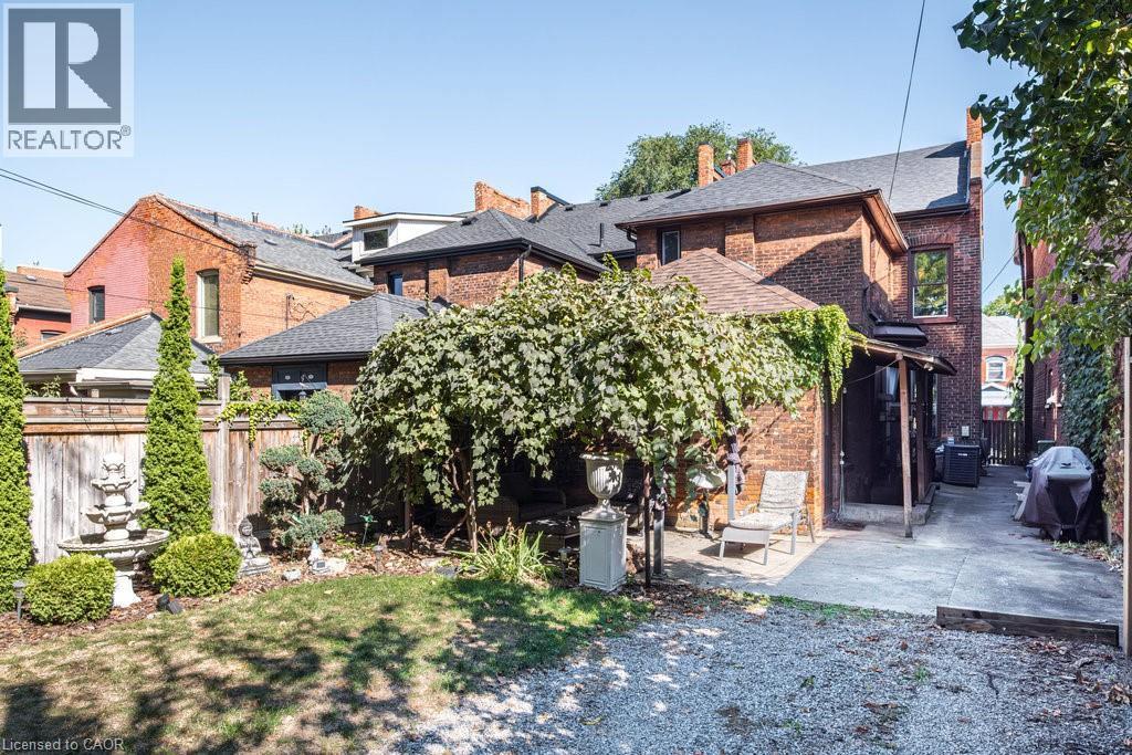 122 East Avenue S, Hamilton, ON - Outdoor