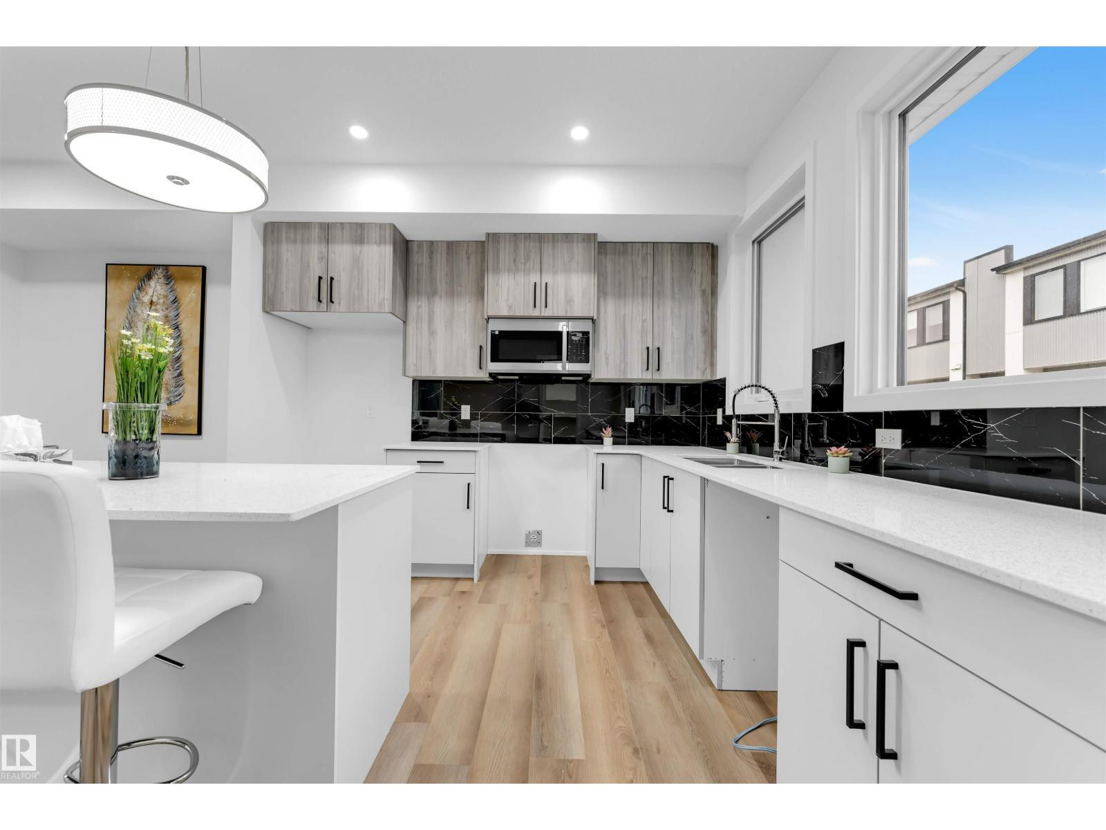 #67 130 Element Dr, St. Albert, AB - Indoor Photo Showing Kitchen