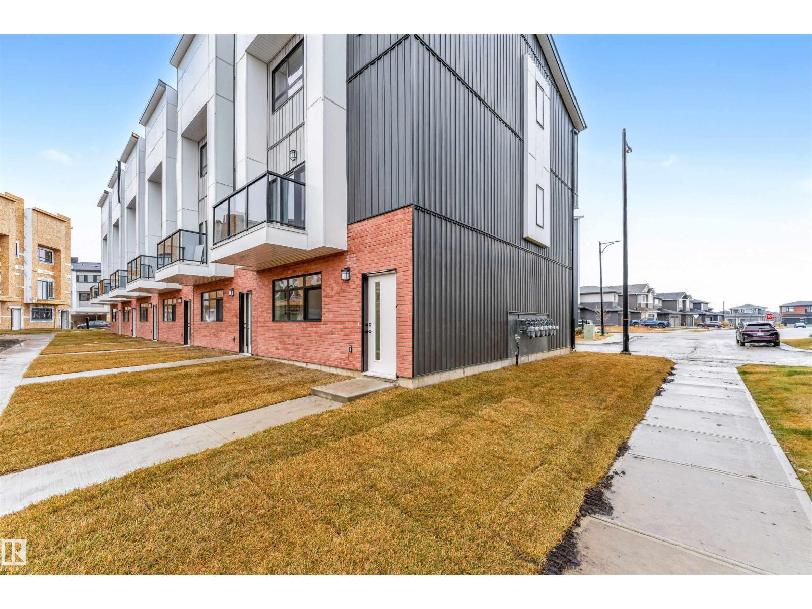 #67 130 Element Dr, St. Albert, AB - Outdoor