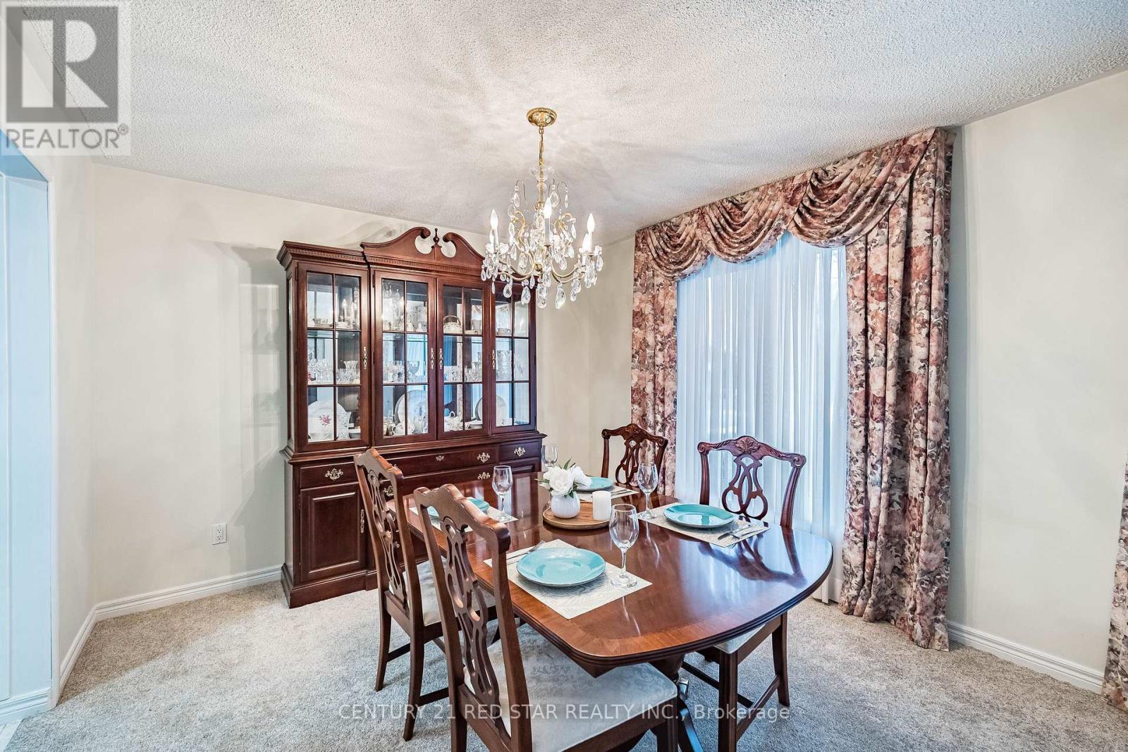 25 Devonshire Drive, Brampton, ON - Indoor Photo Showing Dining Room