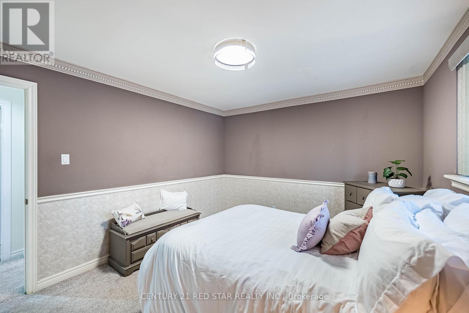 So Much Room - 25 Devonshire Drive, Brampton, ON - Indoor Photo Showing Bedroom