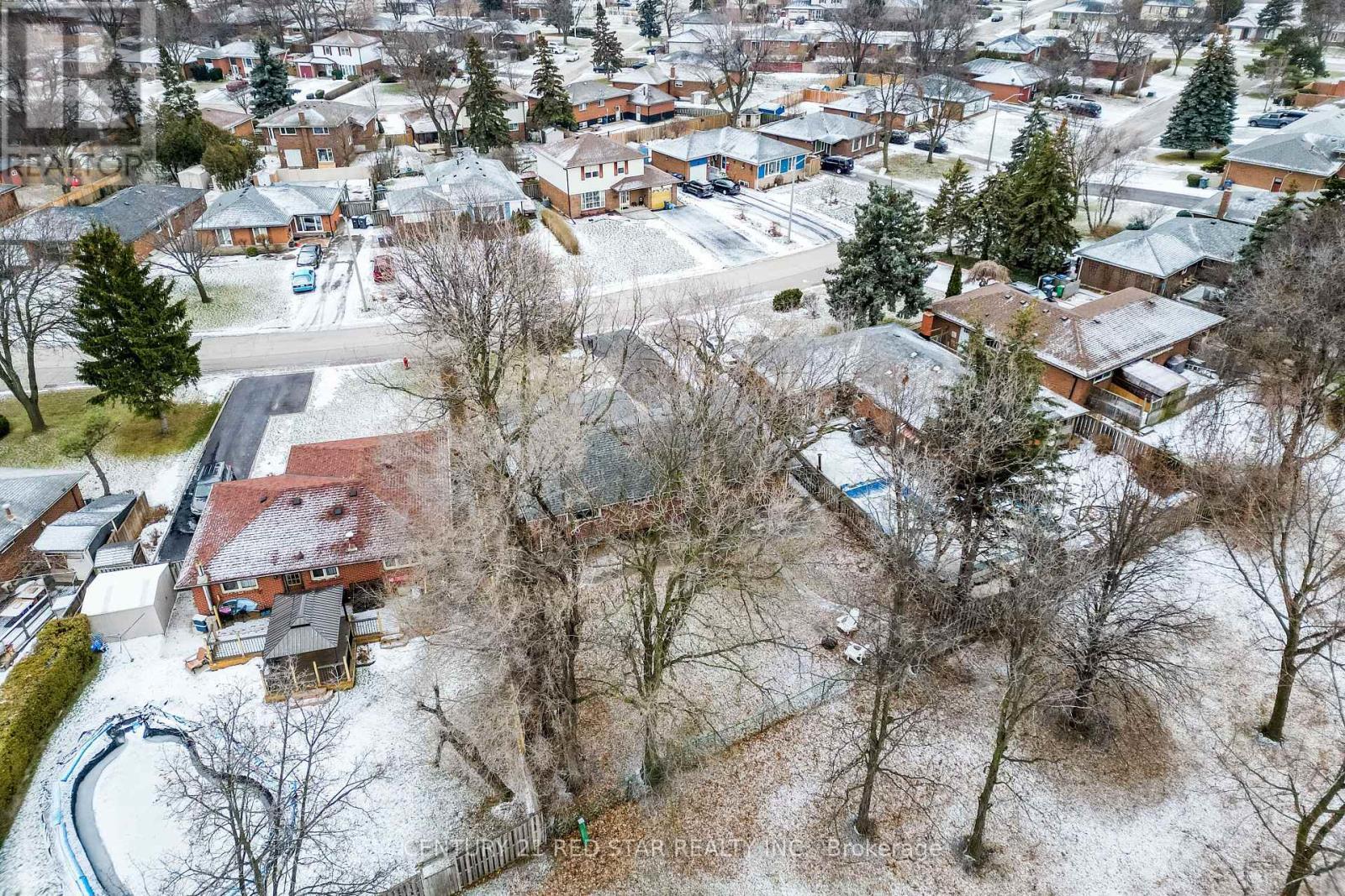 What a Backyard! - 25 Devonshire Drive, Brampton, ON - Outdoor With View