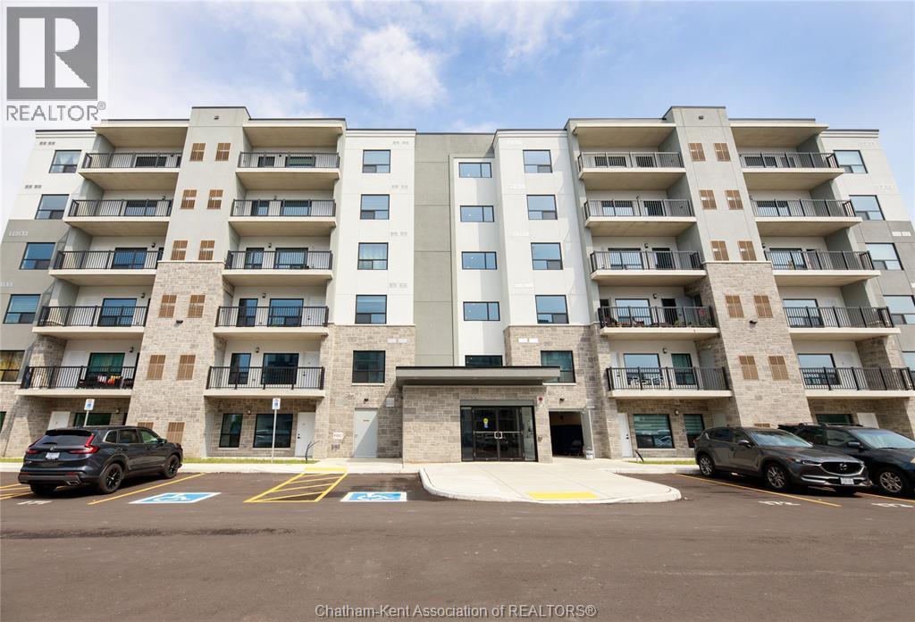 3340 Stella Crescent Unit# 122, Windsor, ON - Outdoor With Facade
