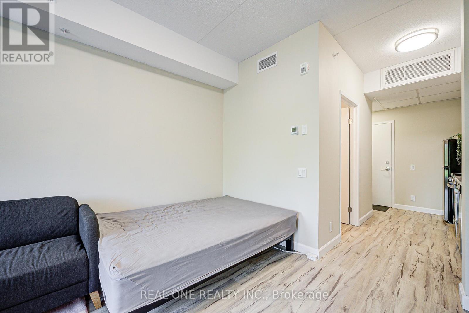 423 - 77 Leland Street, Hamilton, ON - Indoor Photo Showing Bedroom