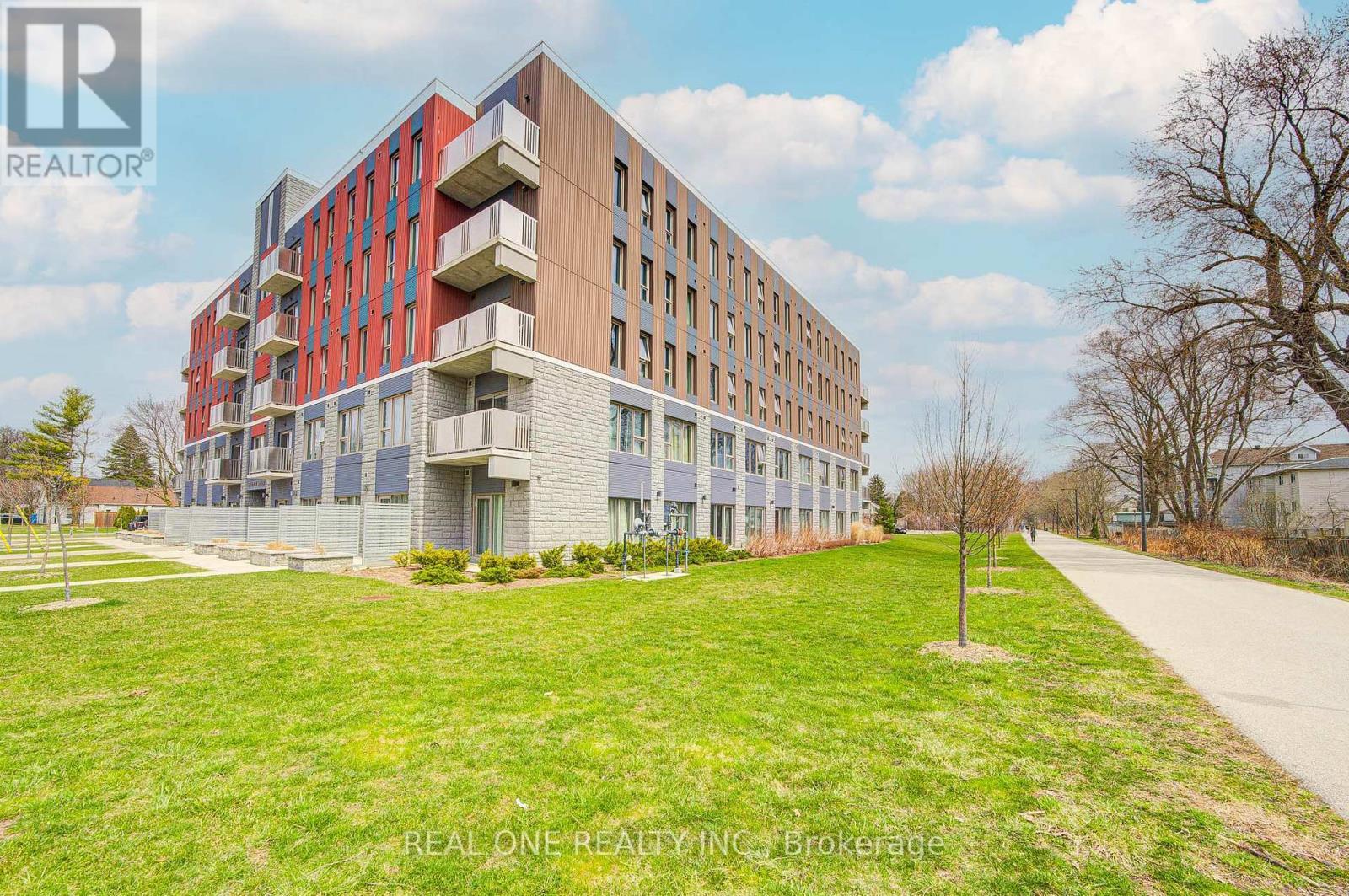 423 - 77 Leland Street, Hamilton, ON - Outdoor