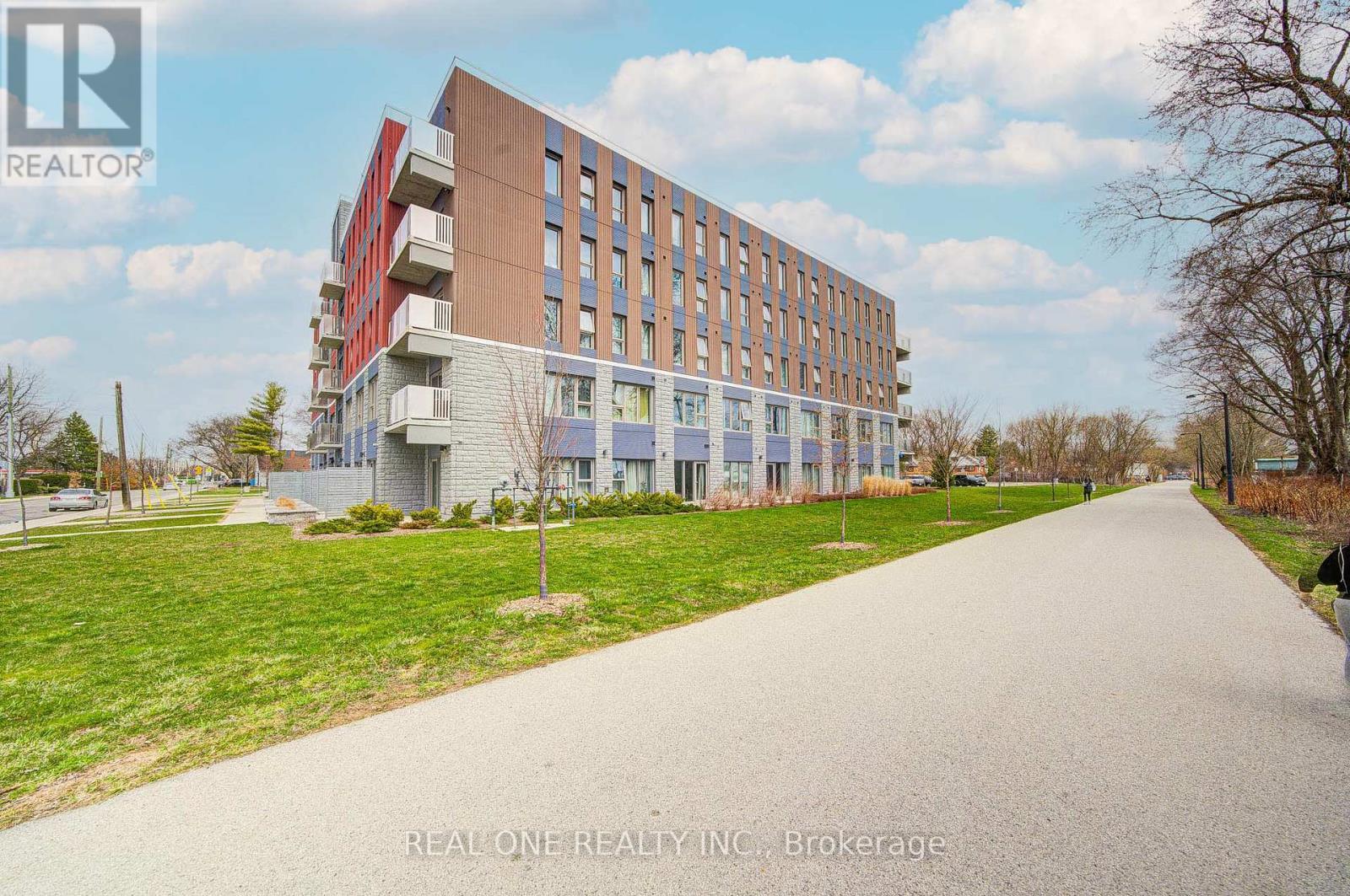 423 - 77 Leland Street, Hamilton, ON - Outdoor