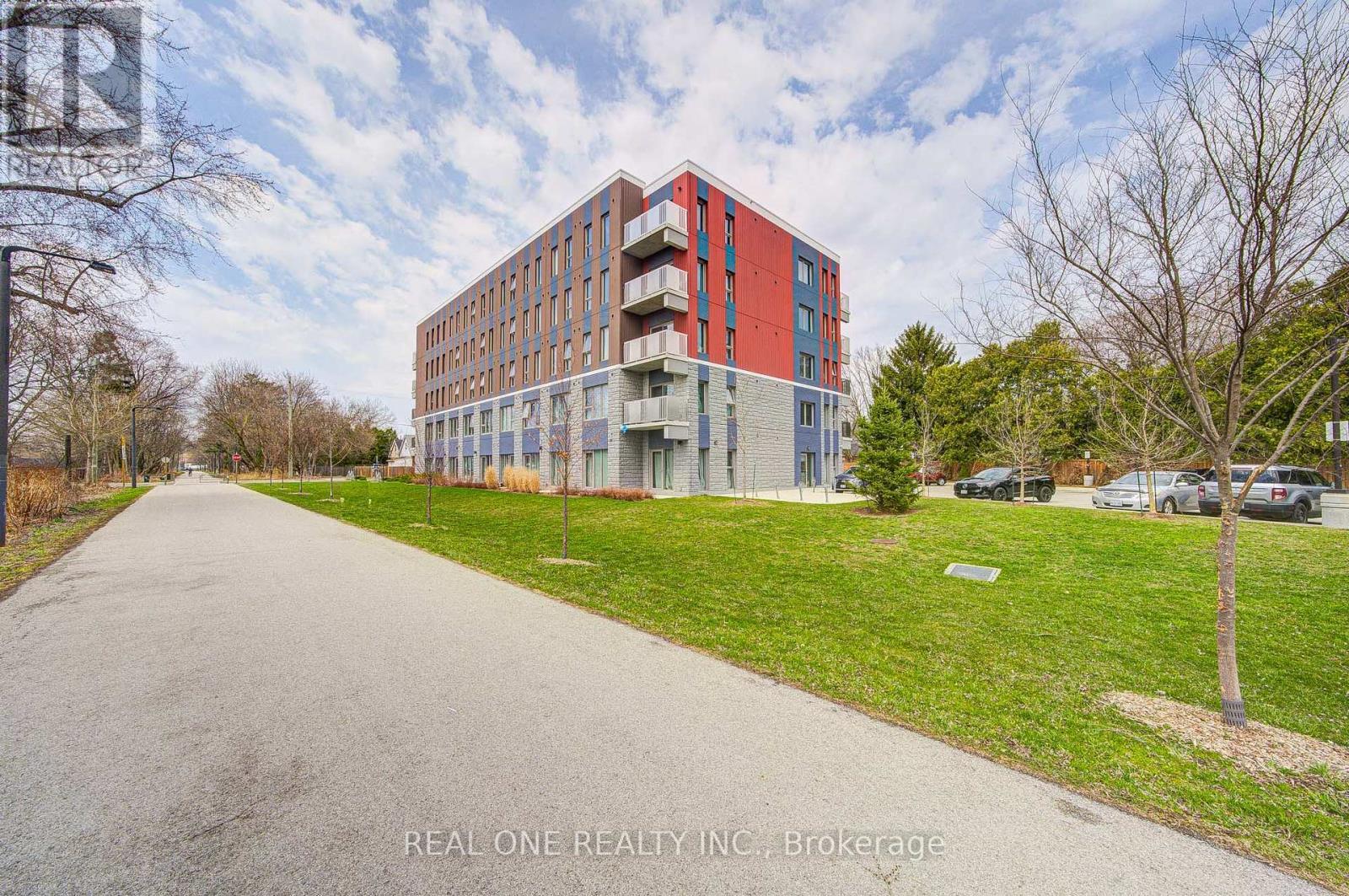 423 - 77 Leland Street, Hamilton, ON - Outdoor