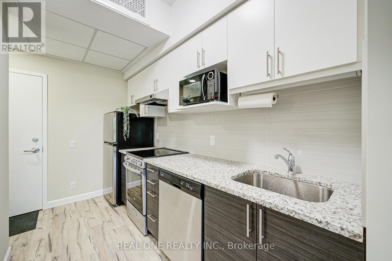 423 - 77 Leland Street, Hamilton, ON - Indoor Photo Showing Kitchen