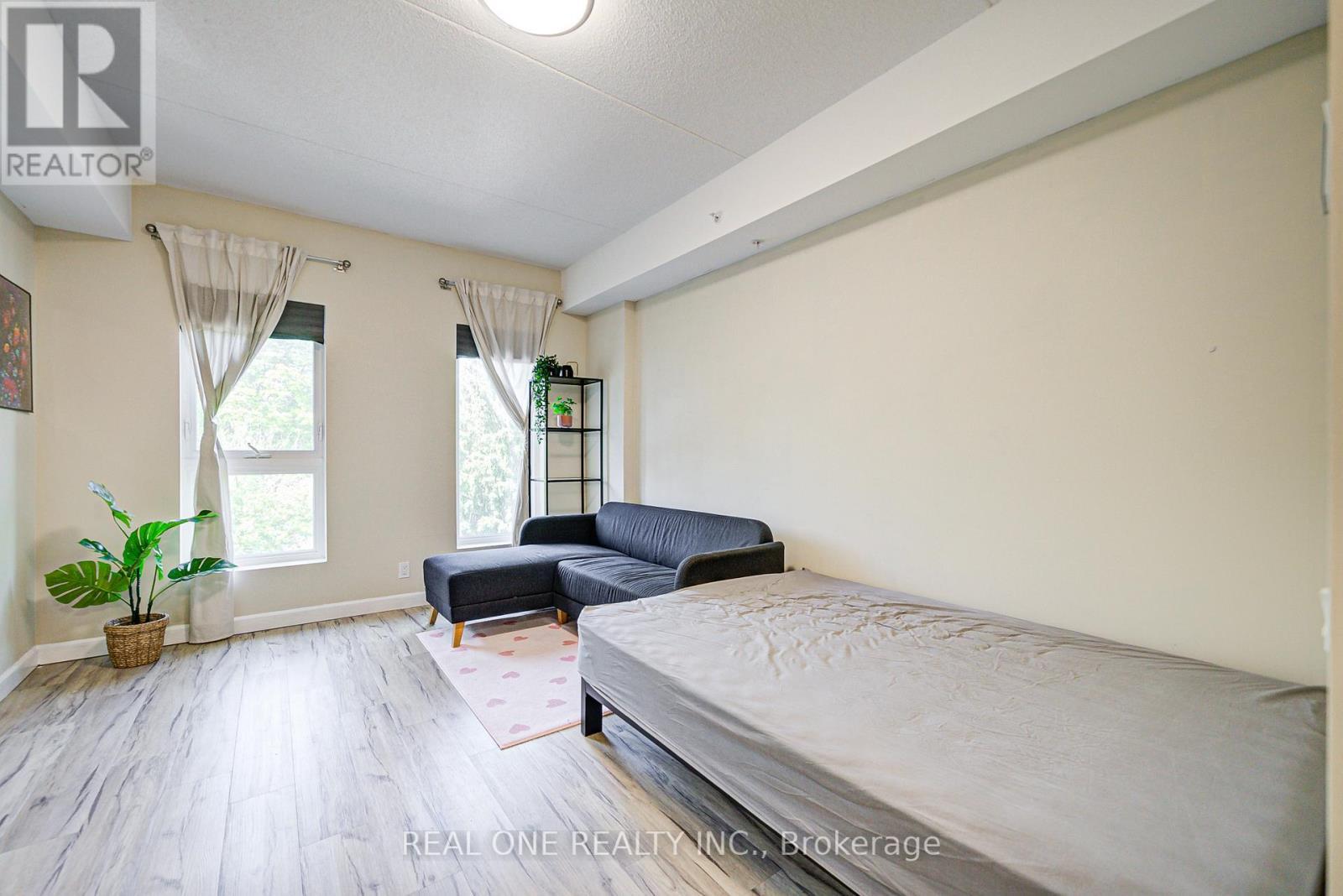 423 - 77 Leland Street, Hamilton, ON - Indoor Photo Showing Other Room