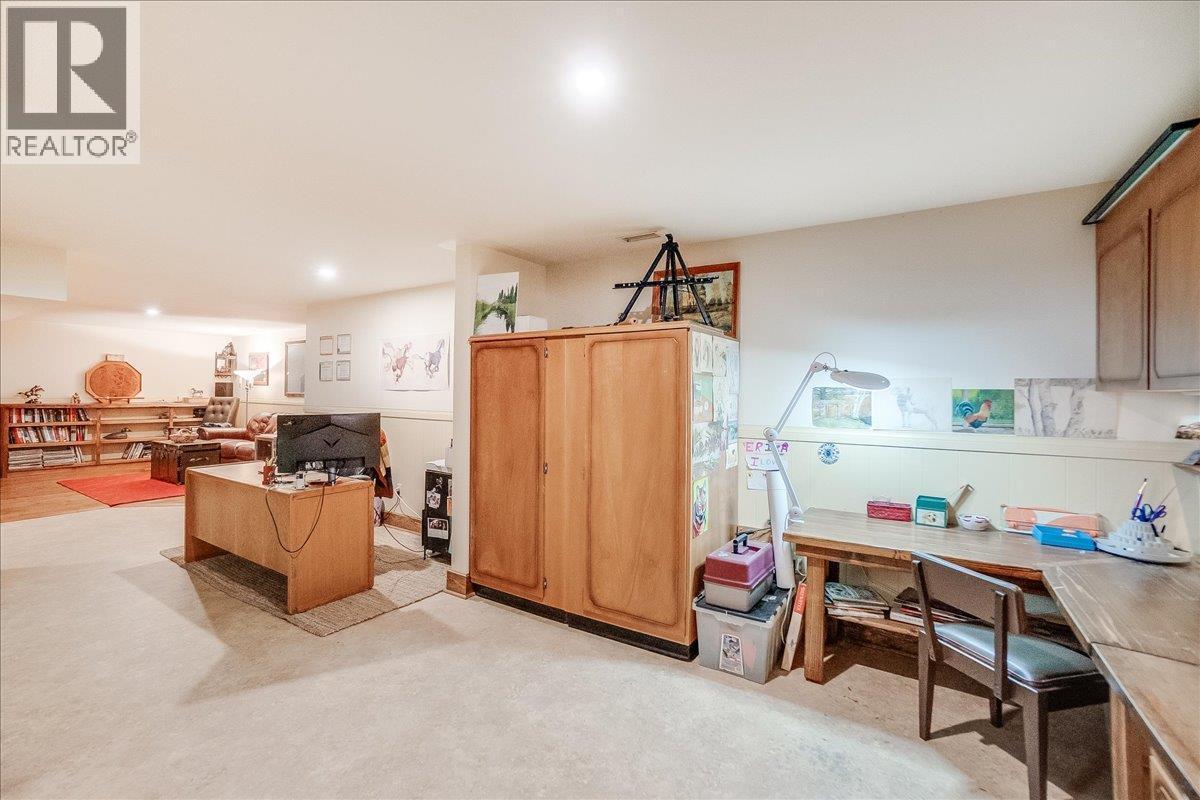3371 Highway 3B, Fruitvale, BC