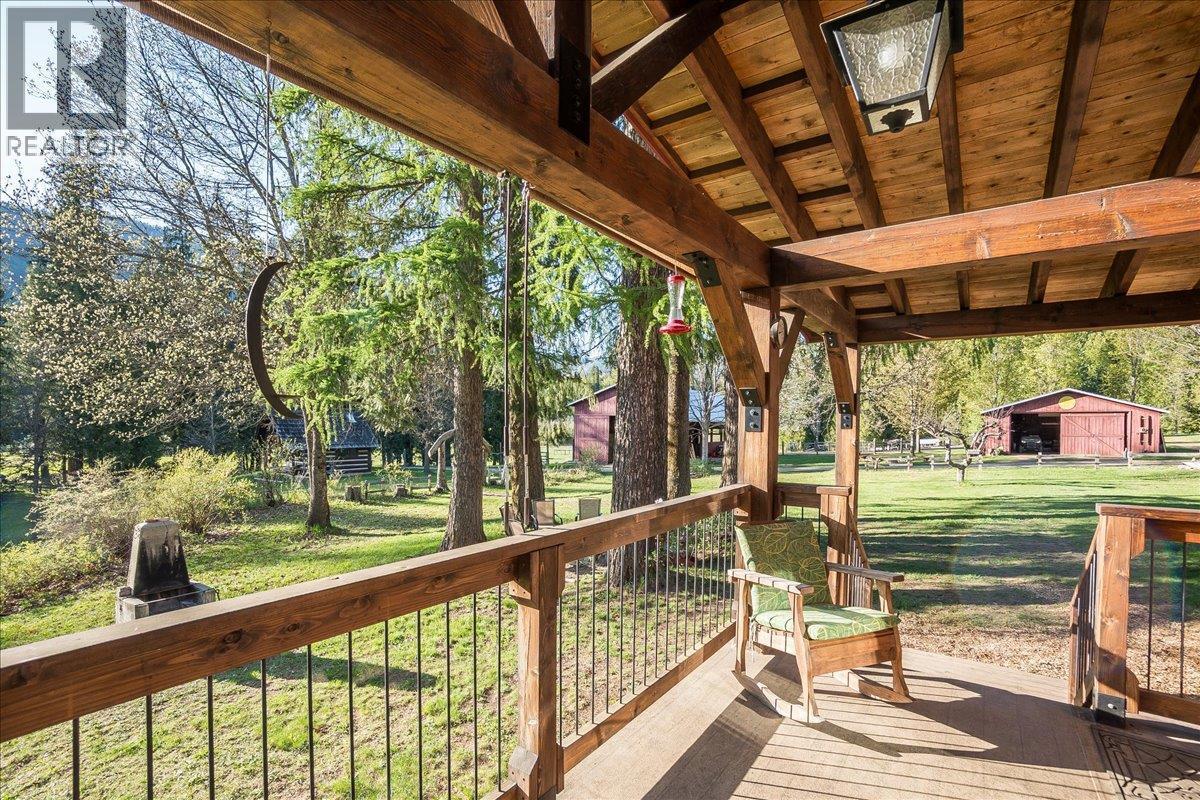 3371 Highway 3B, Fruitvale, BC