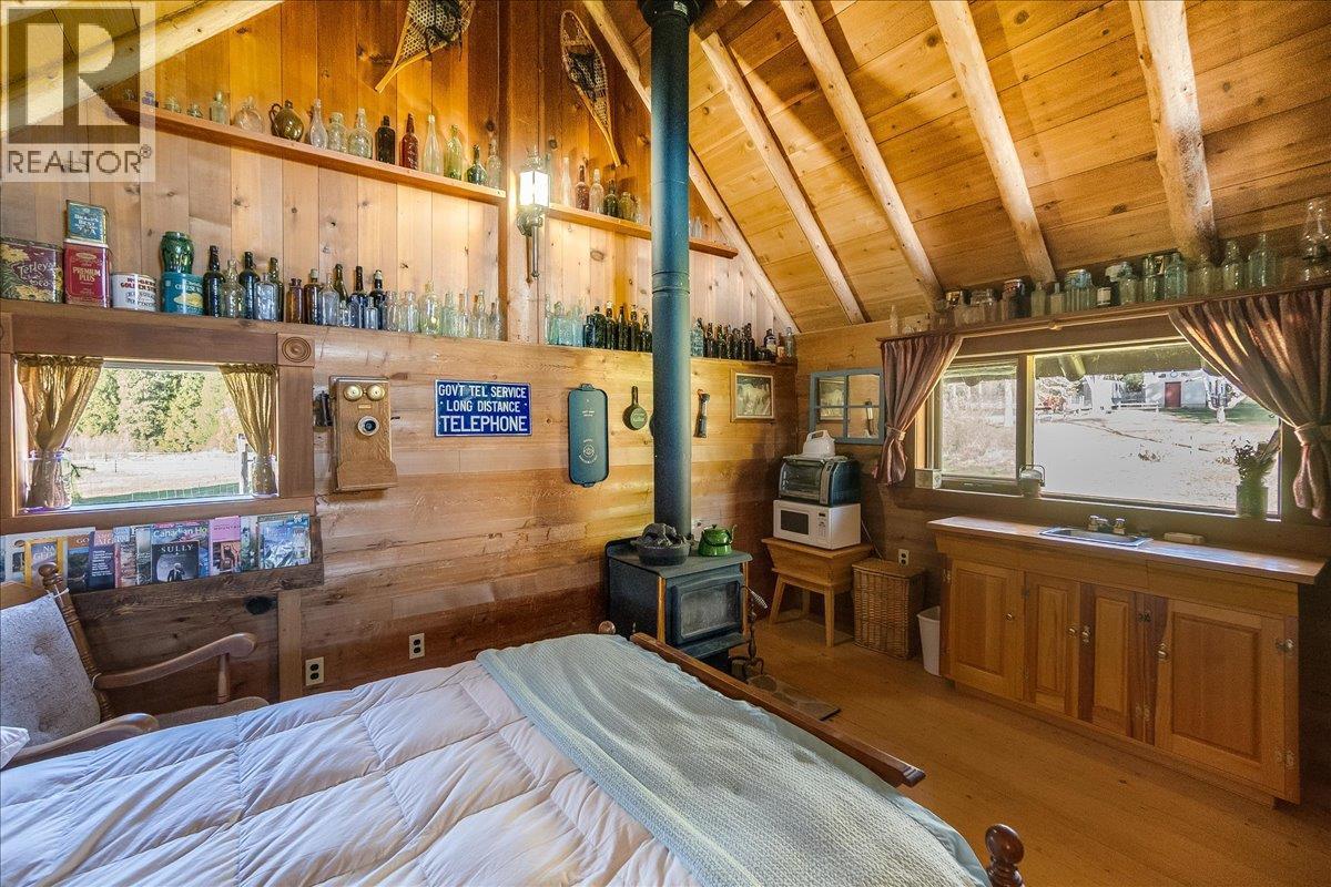 3371 Highway 3B, Fruitvale, BC