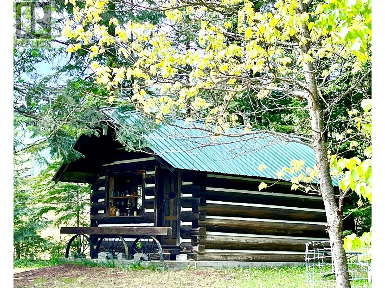 3371 Highway 3B, Fruitvale, BC