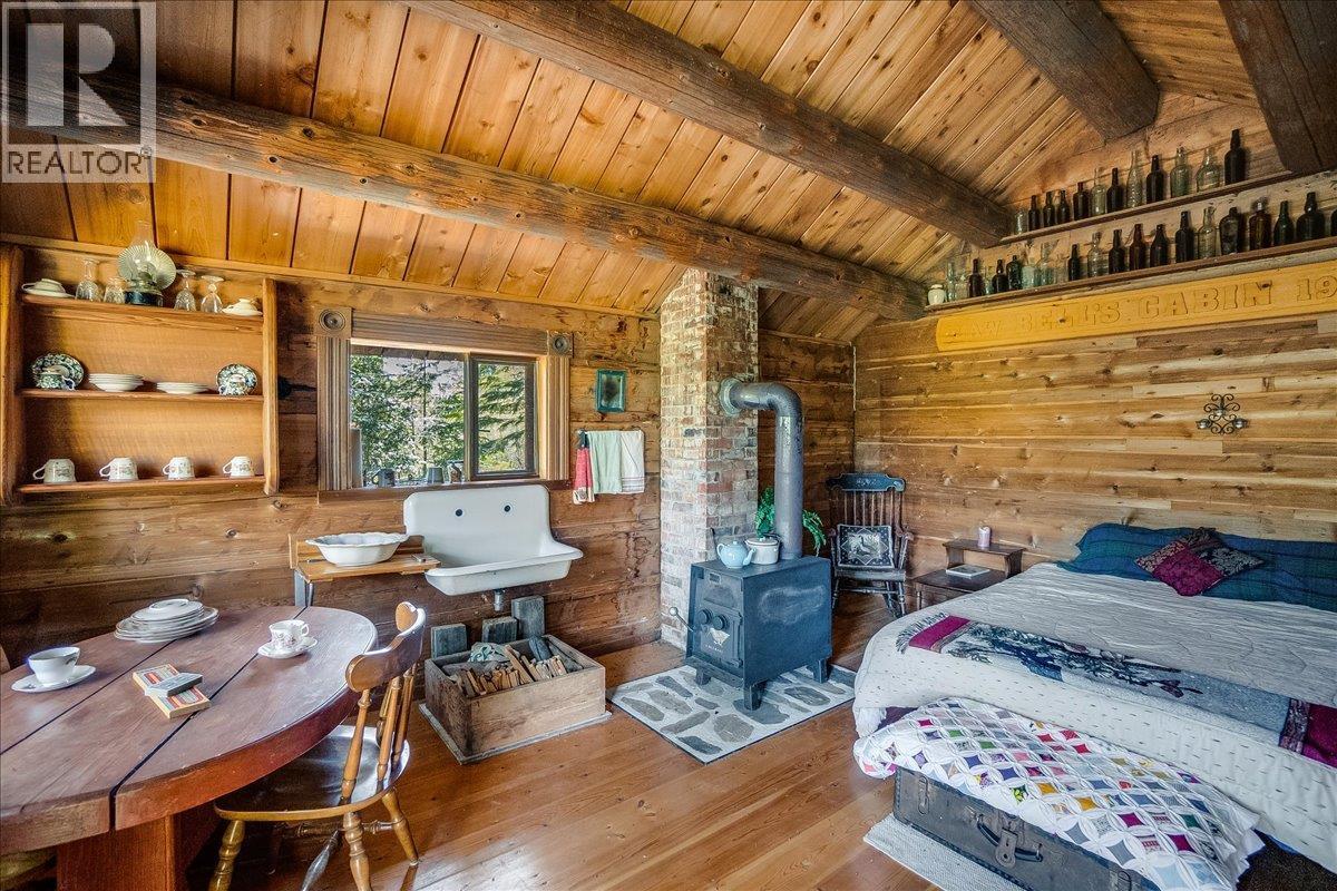 3371 Highway 3B, Fruitvale, BC
