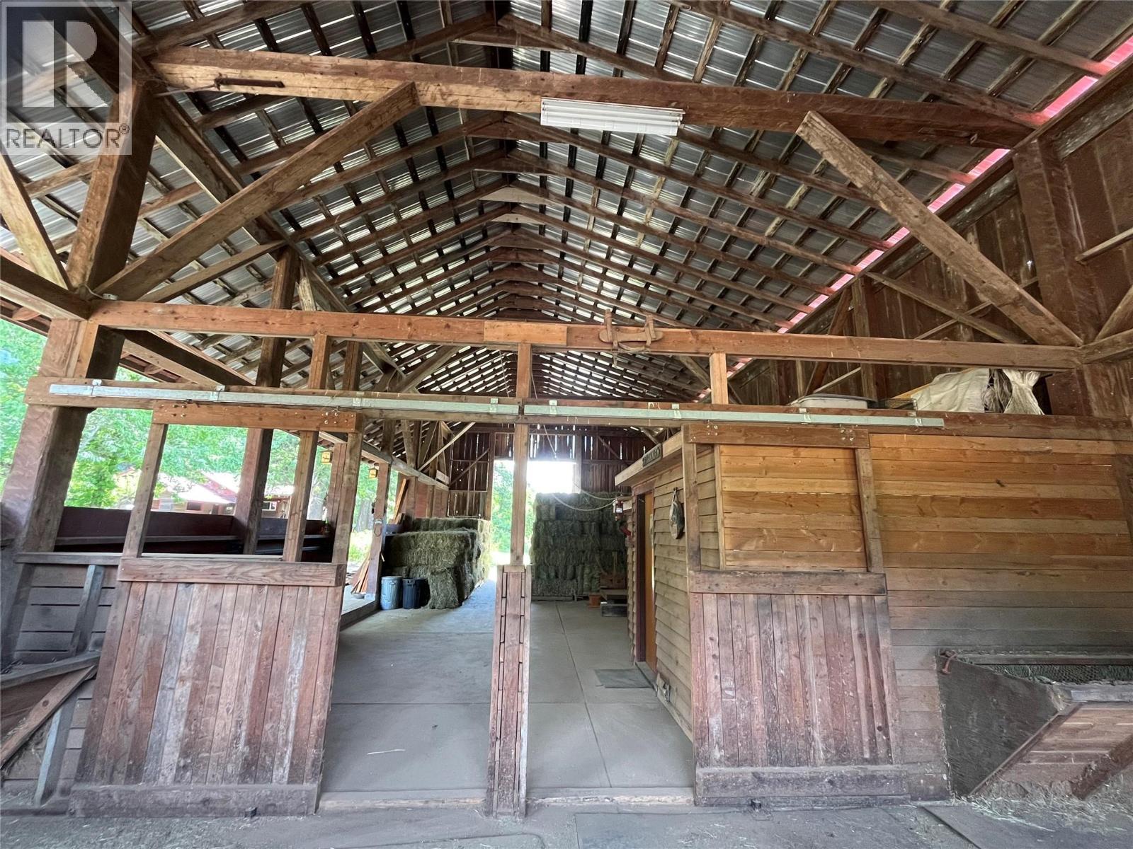 3371 Highway 3B, Fruitvale, BC
