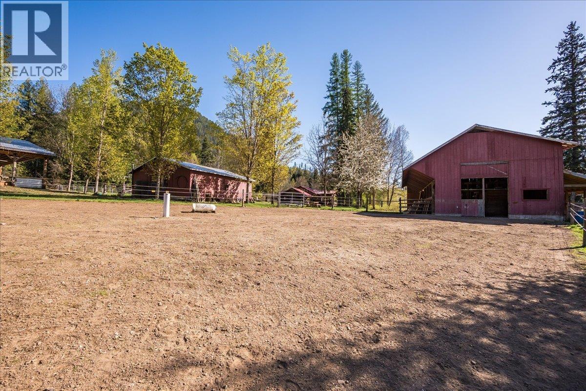 3371 Highway 3B, Fruitvale, BC