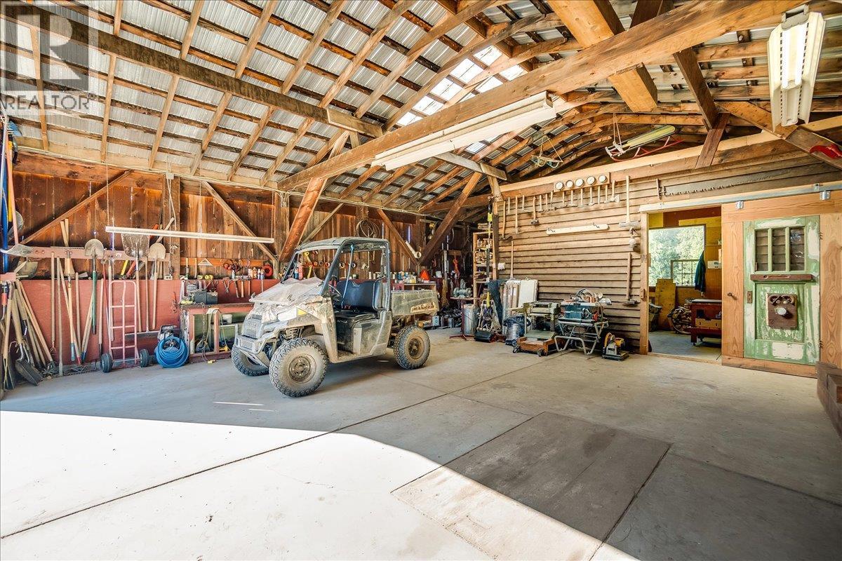 3371 Highway 3B, Fruitvale, BC