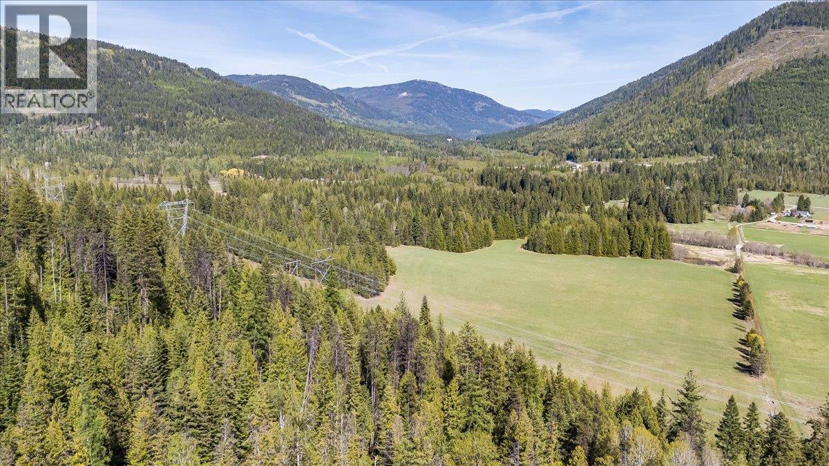 3371 Highway 3B, Fruitvale, BC