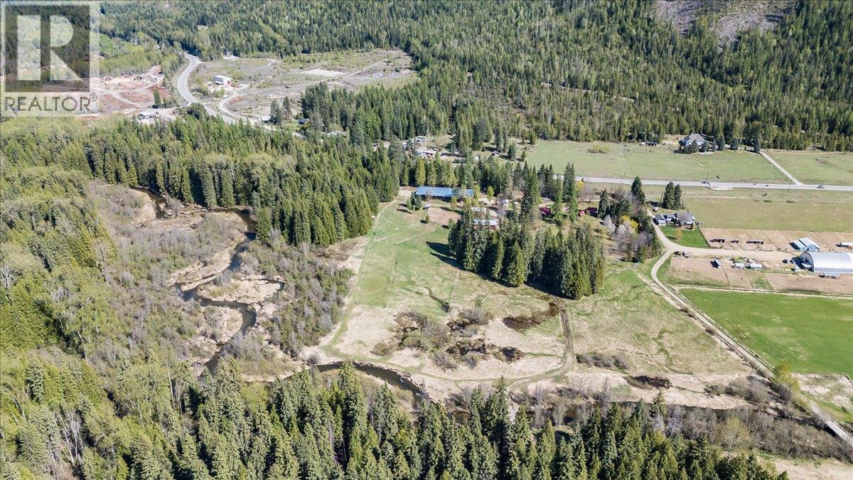 3371 Highway 3B, Fruitvale, BC