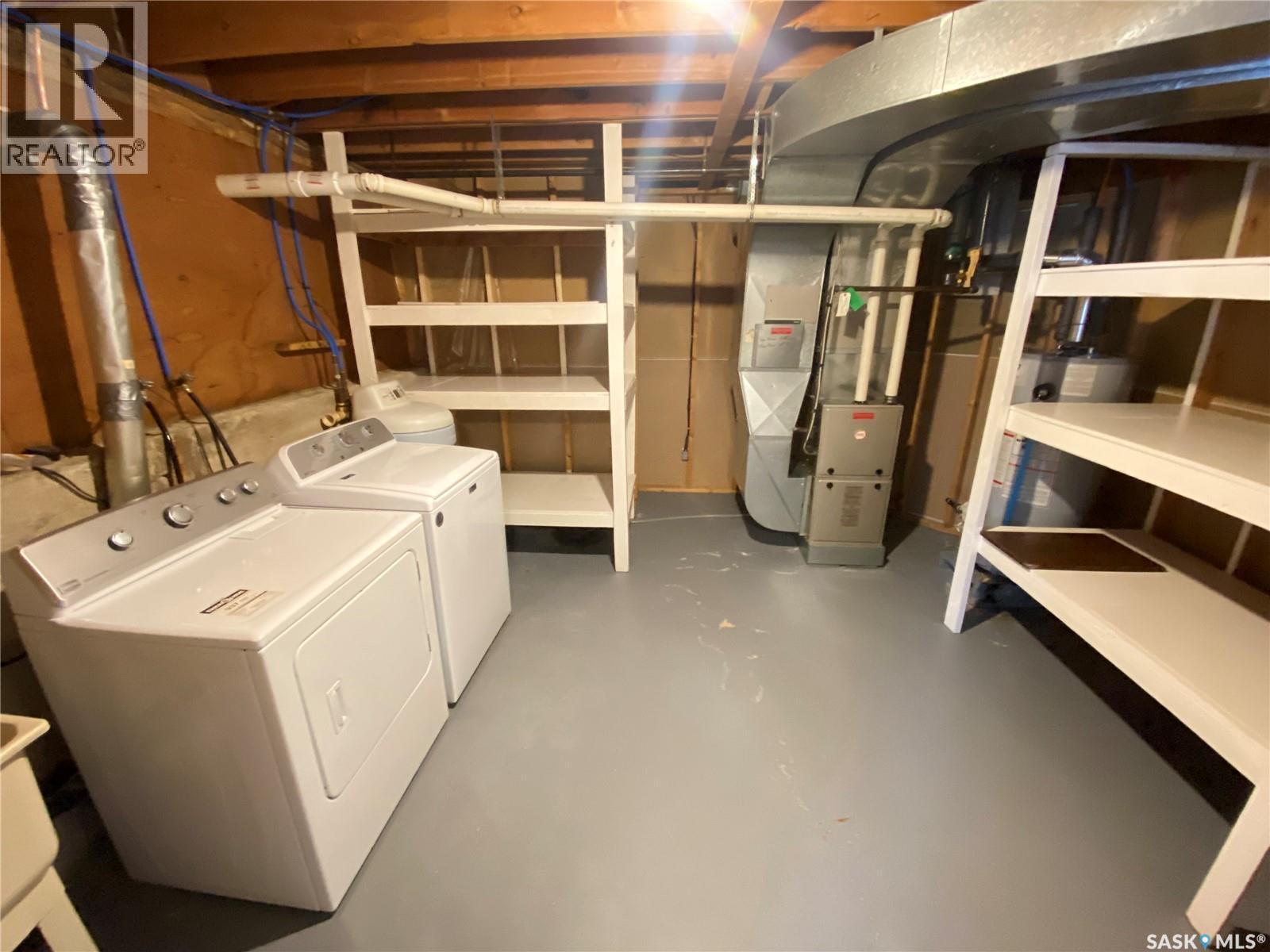 310 Allan Avenue, Saltcoats, SK - Indoor Photo Showing Laundry Room