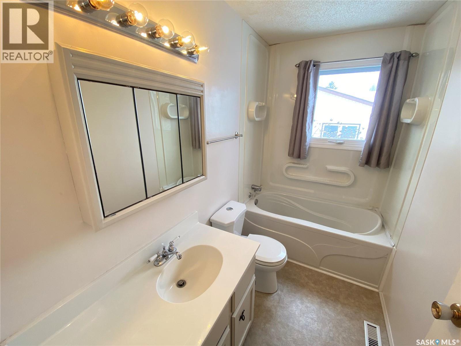 310 Allan Avenue, Saltcoats, SK - Indoor Photo Showing Bathroom