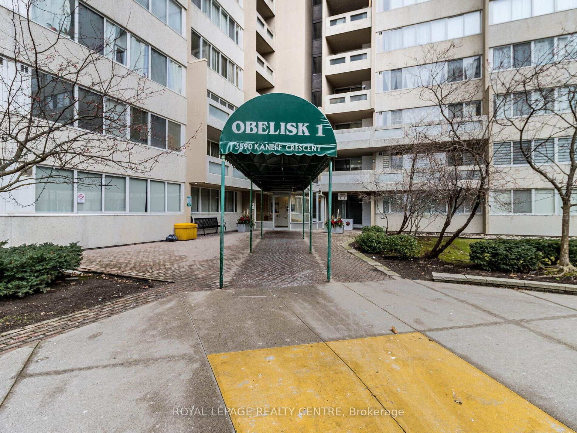 1604-3590 Kaneff Crescent W, Mississauga, ON - Outdoor With Balcony
