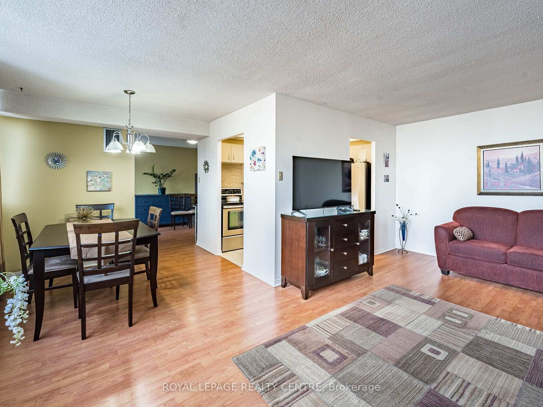 1604-3590 Kaneff Crescent W, Mississauga, ON - Indoor