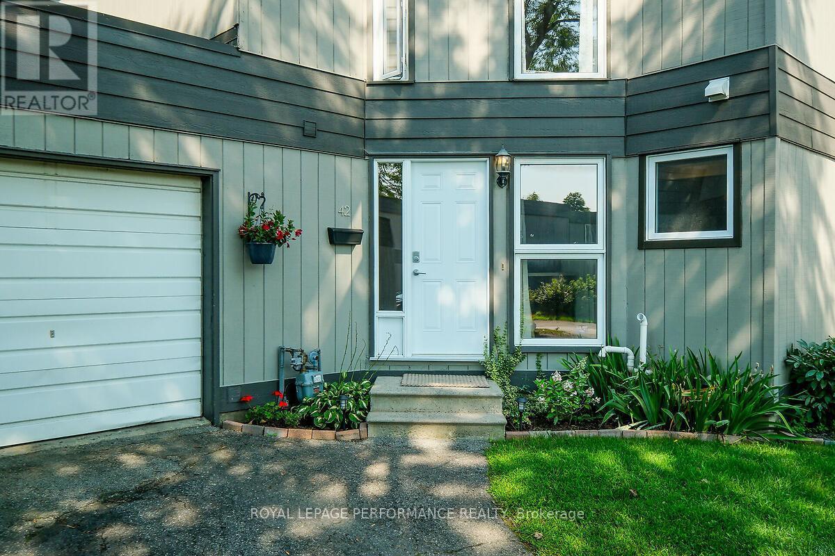 42 Compata Way, Ottawa, ON - Outdoor