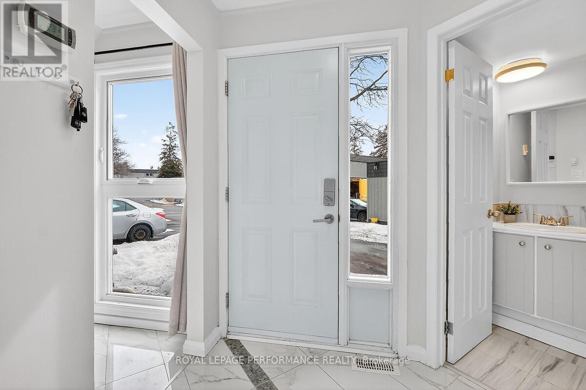 42 Compata Way, Ottawa, ON - Indoor Photo Showing Other Room